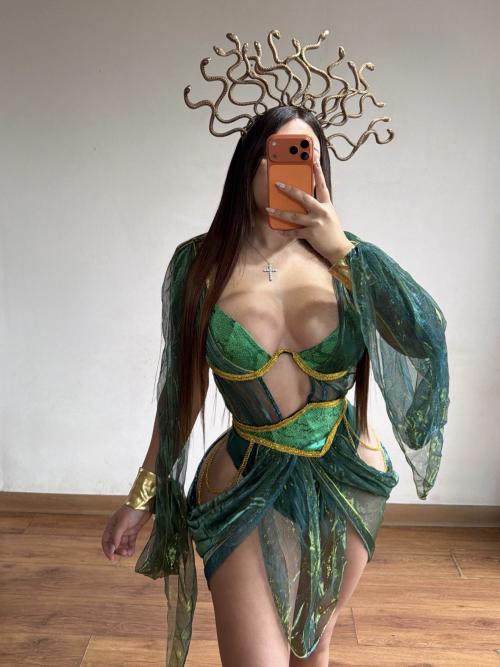 Medusa Glam